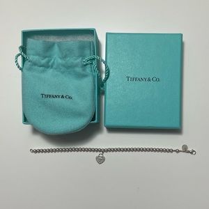 TIFFANY & CO. Return to Tiffany
Heart Tag Bead Bracelet in Silver - 7 inches